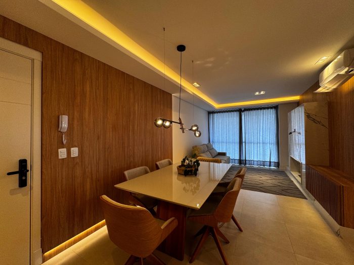 V2112 – Apartamento 02 suítes Mobiliado no Centro