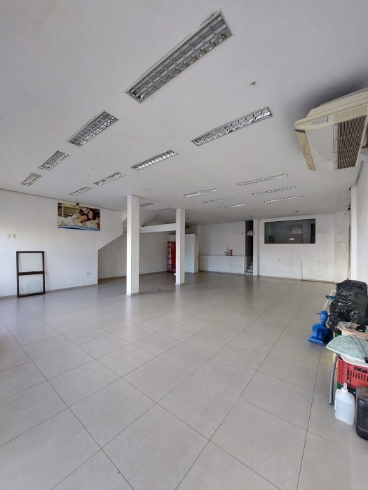 V8011 – Loja com moradia anexa