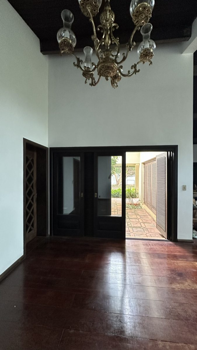 A5151 – Casa Residencial ou Comercial- 04 dormitórios