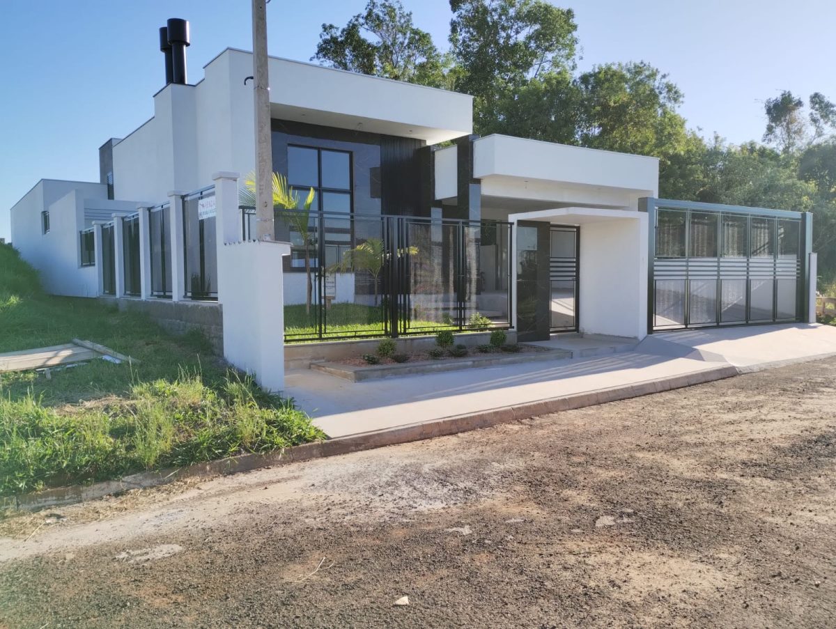 V5074 – Casa 03 dormitórios Bairro Jardim Botânico