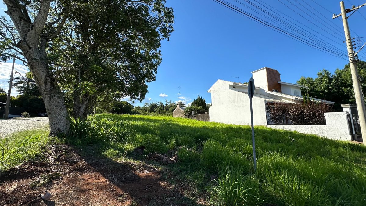 V11065 – Lindo terreno de esquina no Alto do Parque