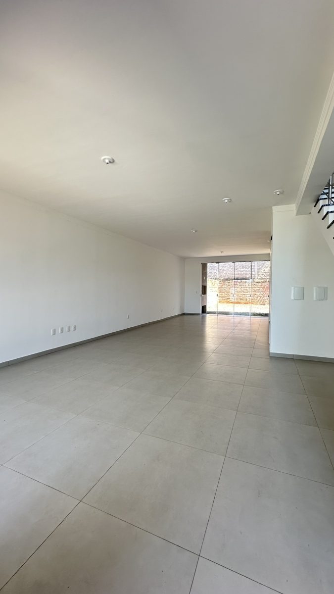 A7077 – Sobrado – 03 dormitórios