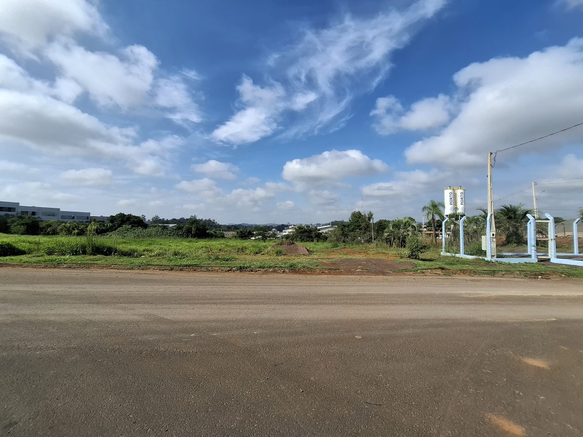 V11088 – Terrenos no Distrito Comercial Bairro Centenário