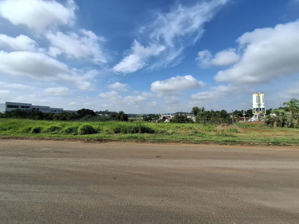 V11088 – Terrenos no Distrito Comercial Bairro Centenário