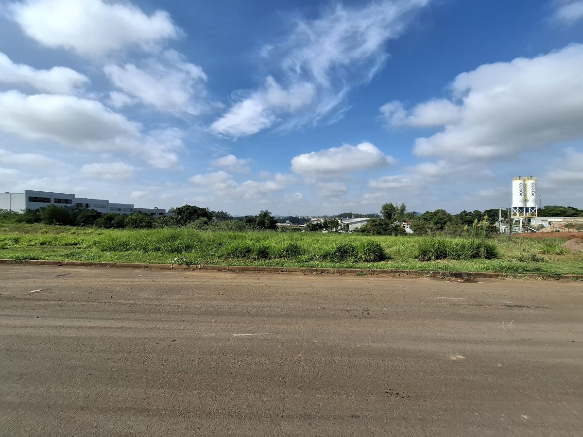V11088 – Terrenos no Distrito Comercial Bairro Centenário