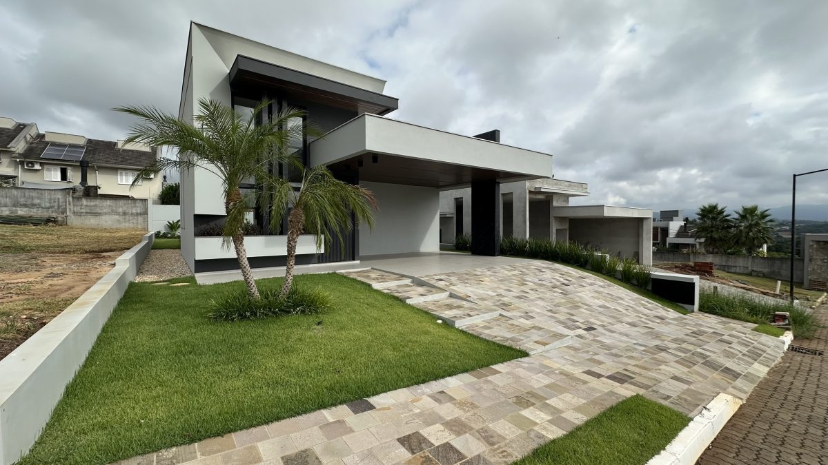 V5090 – Casa 03 suítes