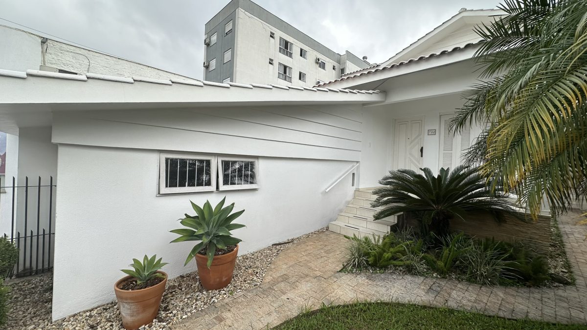 V5107 – Casa 05 dormitórios