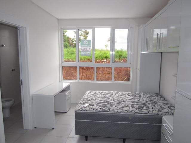 V013 – Stúdio Semi Mobiliado