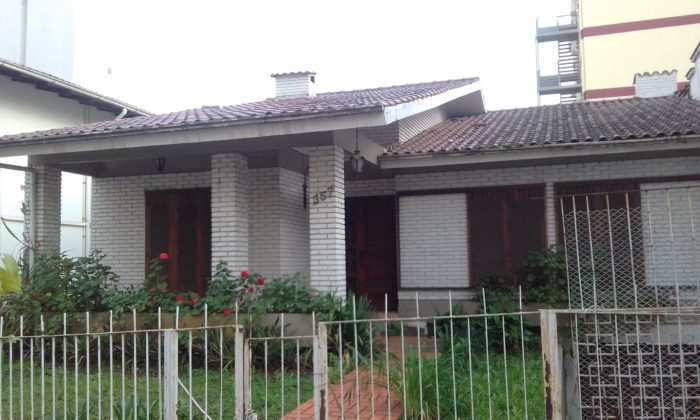 V5006 – Casa de alvenaria no CENTRO