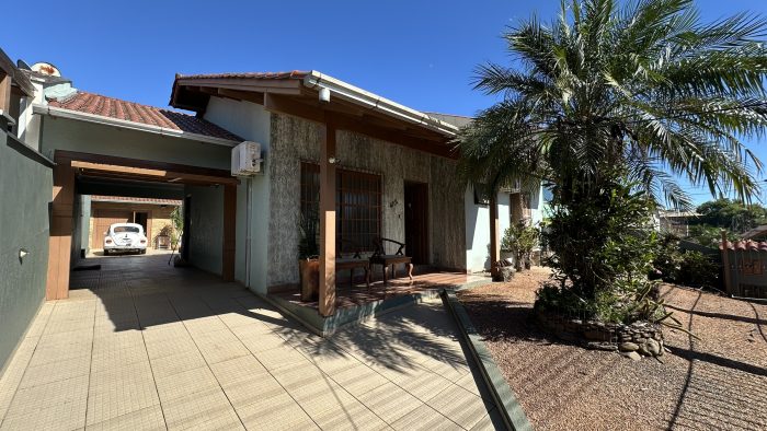 V5098 – Casa SEMI MOBILIADA – 03 dormitórios