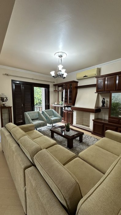 V5081 – Casa 03 dormitórios com piscina