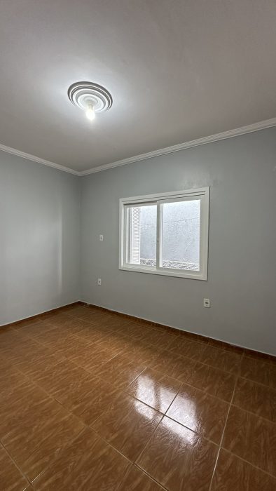 V5087 – Casa Residencial com Piscina + Pavilhão