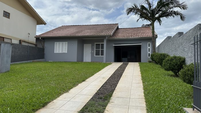 V5087 – Casa Residencial com Piscina + Pavilhão