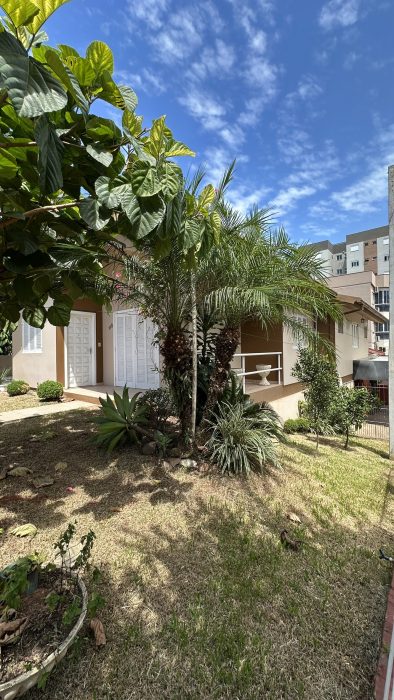 A5137 – Casa Residencial – 03 dormitórios