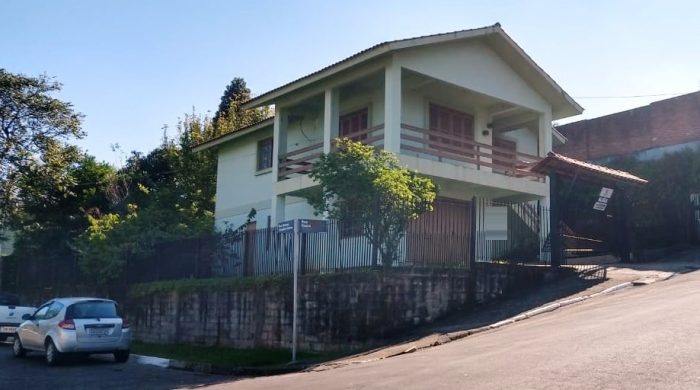 A5053 – Casa 03 dormitórios