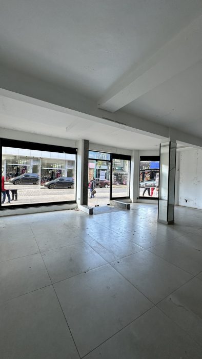 A8149 – Loja Comercial