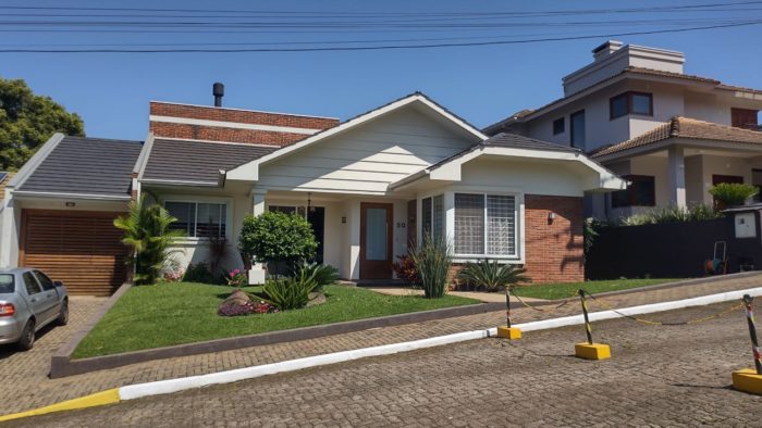 V5038 – Casa Condomínio Residencial Teutônia